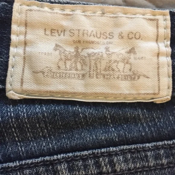 ✨👖 Levi's Mid Rise Bootcut 553 – For When You Wanna Kick It in Style 👖✨ - Picture 4 of 11